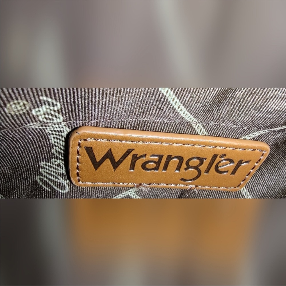 Wrangler Aztec Patterned Tote - Picture 9 of 11